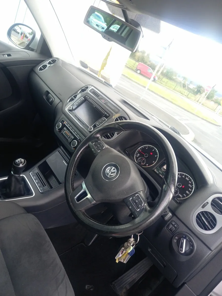 Volkswagen Tiguan 2015 - Image 4