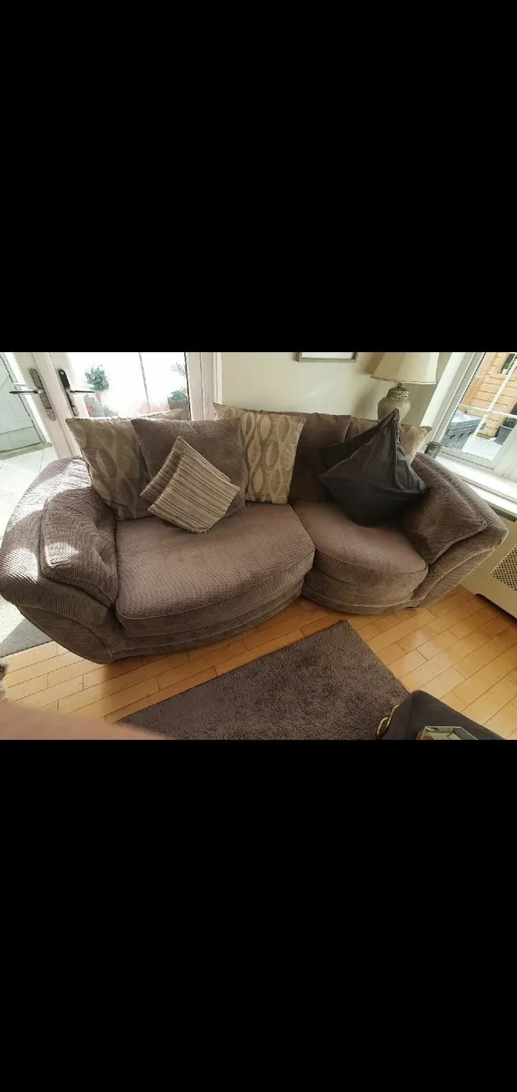 Couch - Image 2