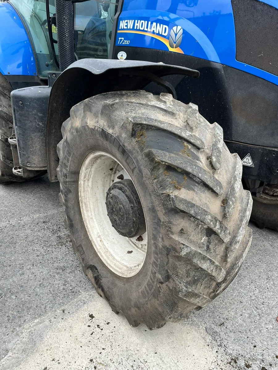 4x Michelin Multibib tyres - Image 4