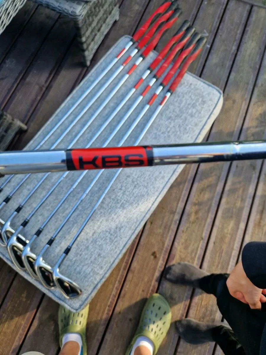 Taylor Made r9 irons 4 to SW - Image 3