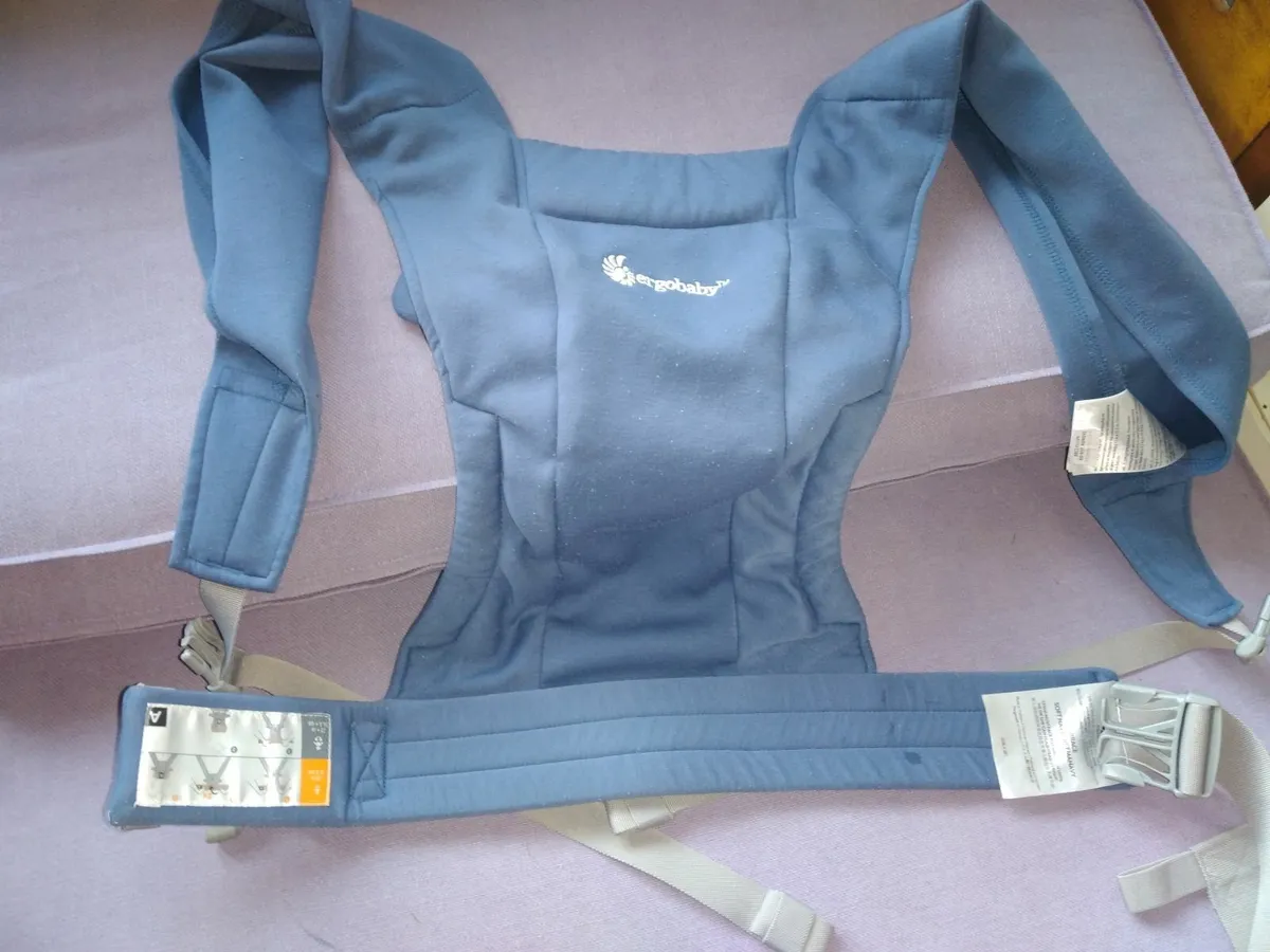 ERGOBABY Embrace Newborn Carrier - Image 2