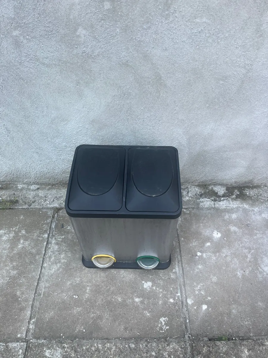 Pedal Bin: 2 compartment 30ltr total capacity - Image 2