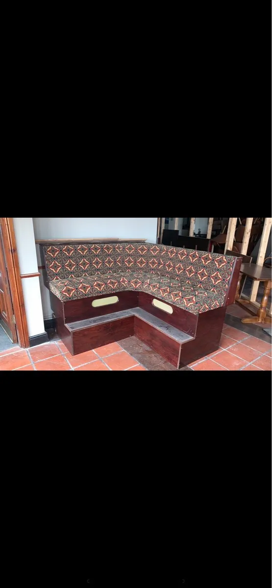 Corner Bar Unit