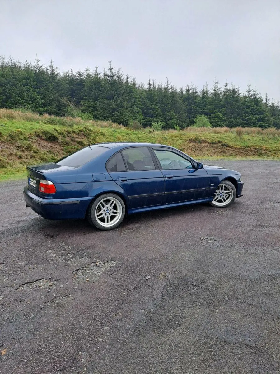 BMW 530i - Image 2