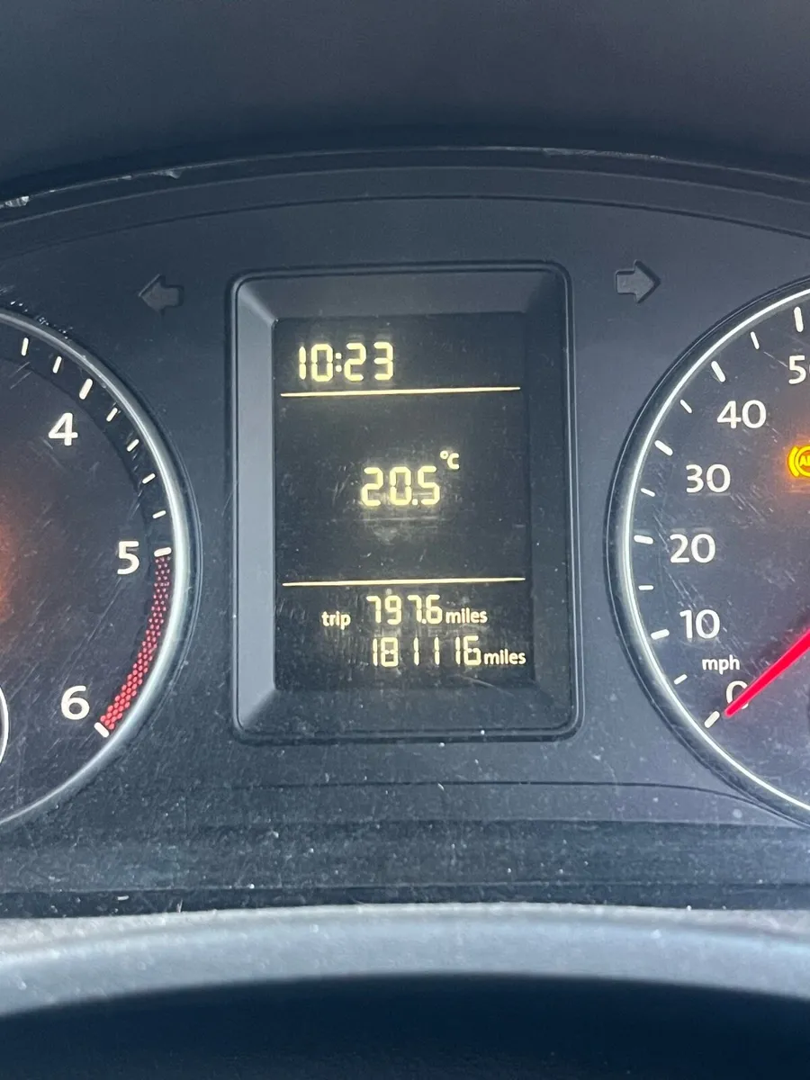 Vw Caddy - Image 4