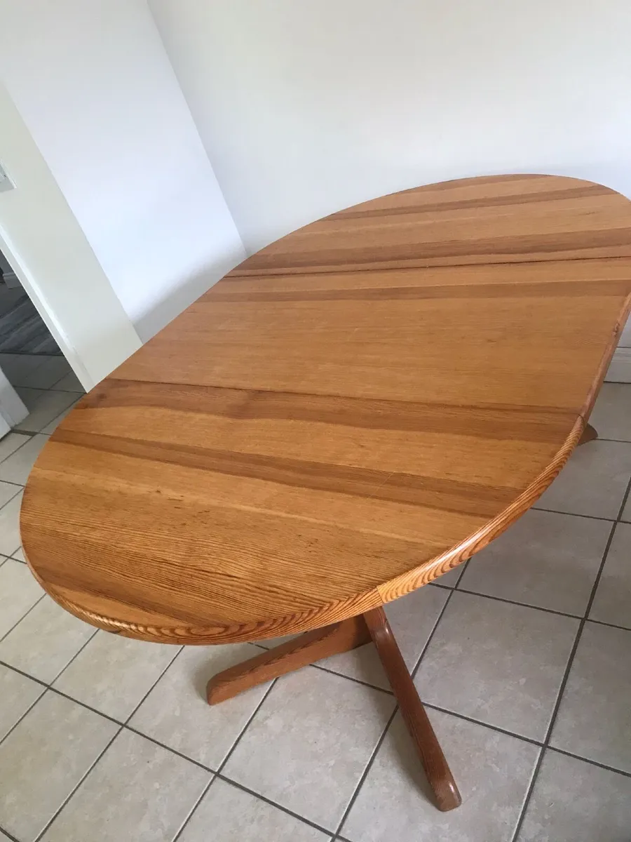 Dining table - Image 1