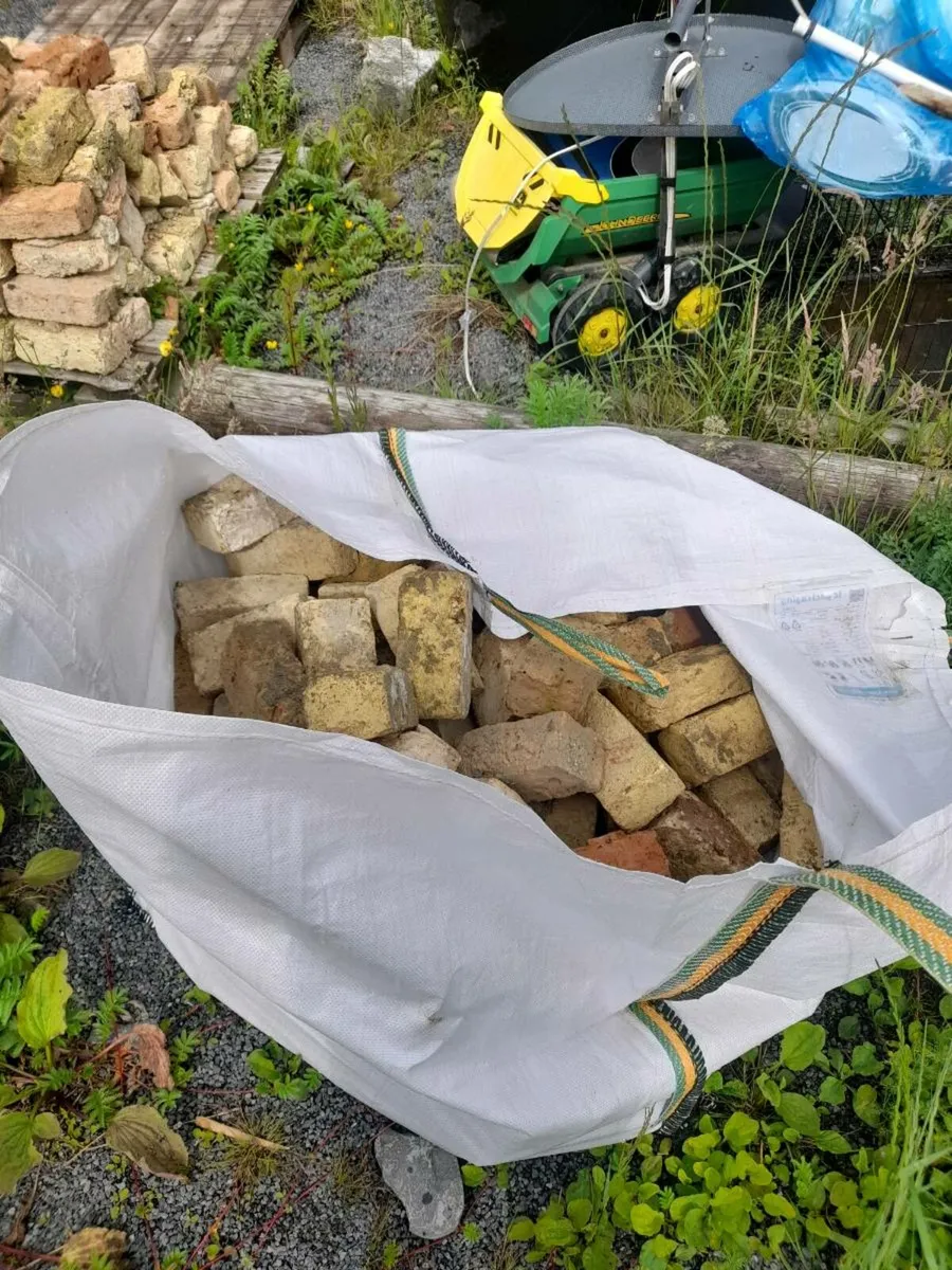 Salvage bricks - Image 2