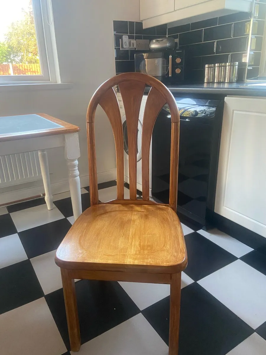 Dining Table + 2 matching chairs - Image 2