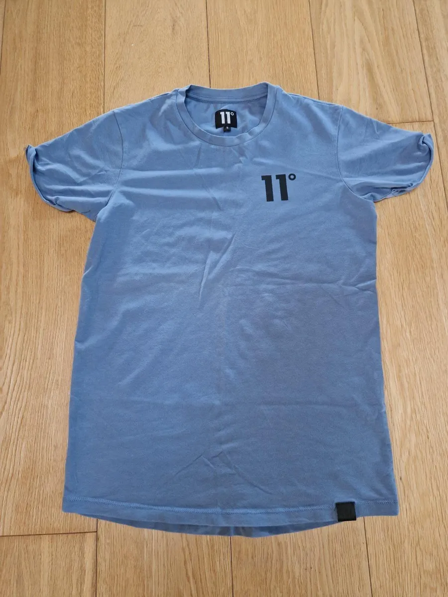Mens designer t shirts XS S - Image 1