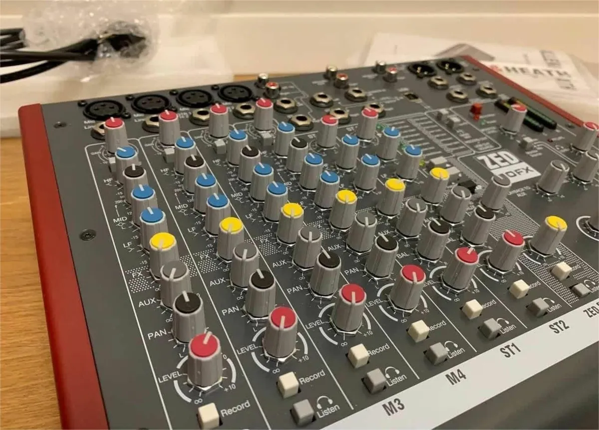 Allen & Heath ZED10FX Mixer - Image 3