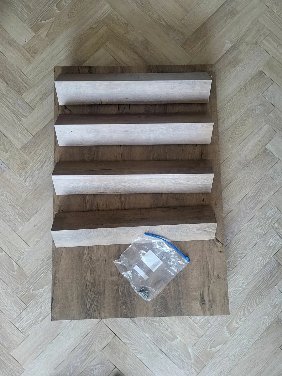 Dining Table as new! - Image 3