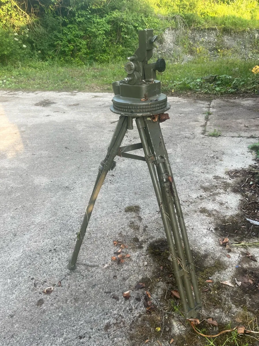 Military tripod - Image 1