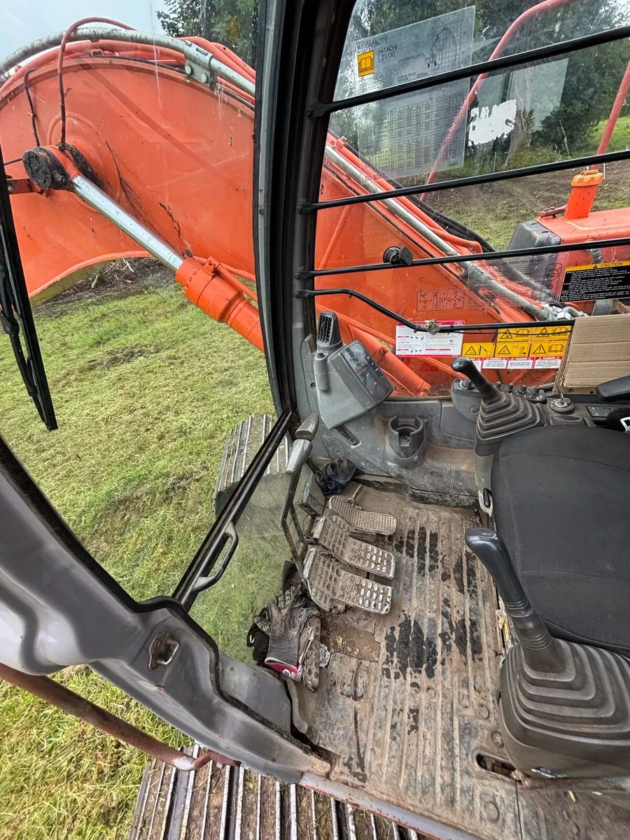 Hitachi 130 - Image 2