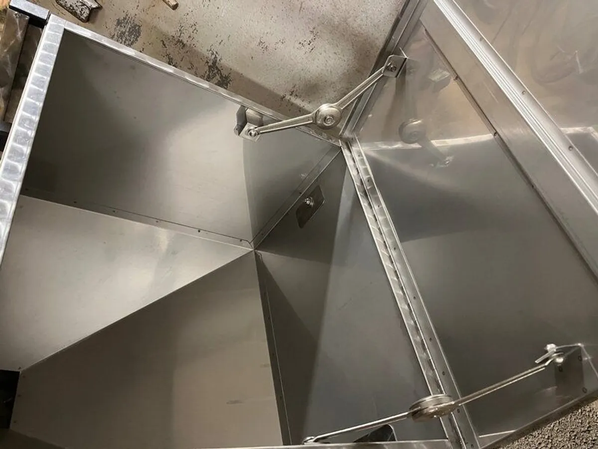Feed bin - Image 3