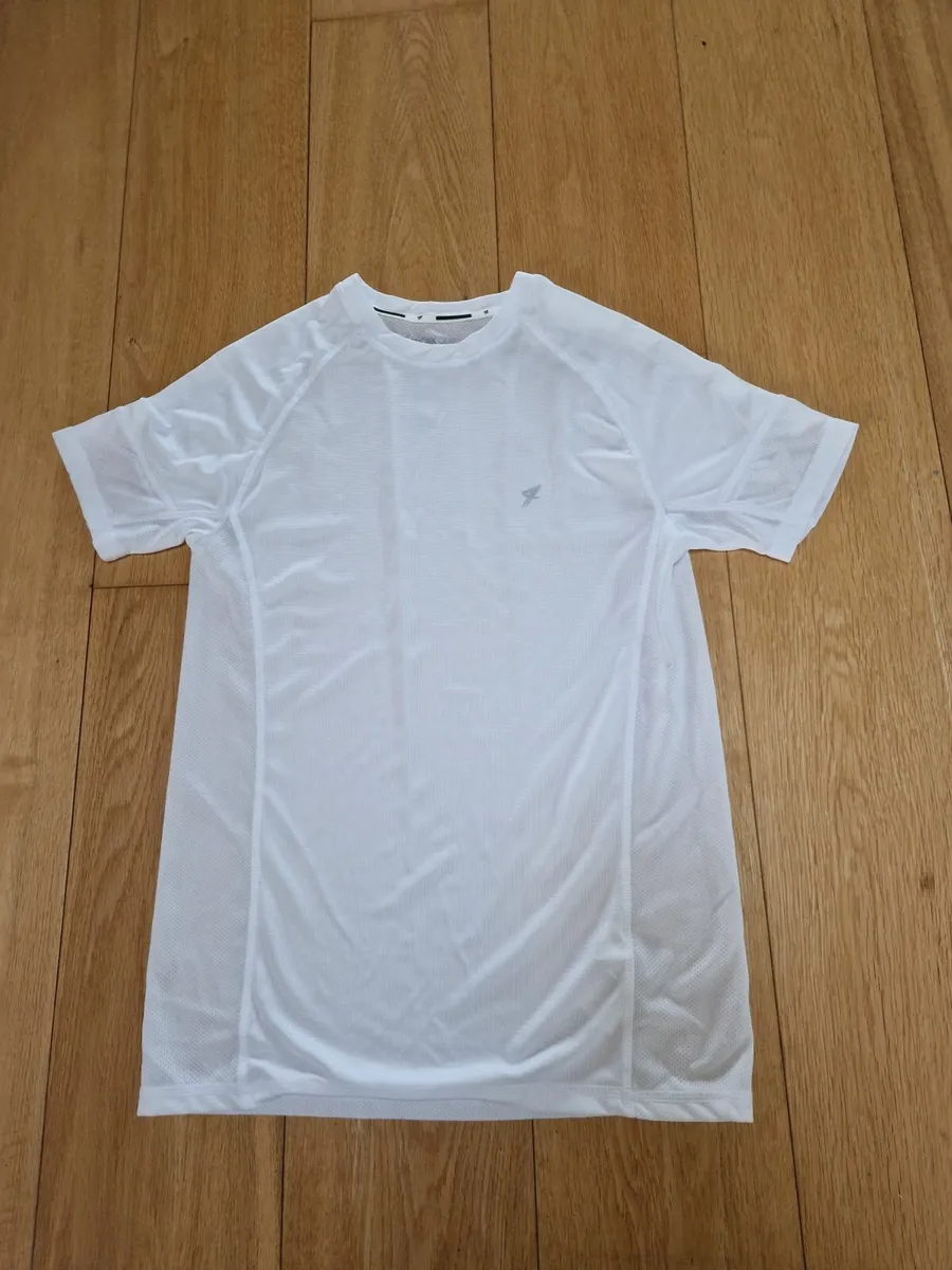 Mens t shirts 4 for 20eur size S - Image 3