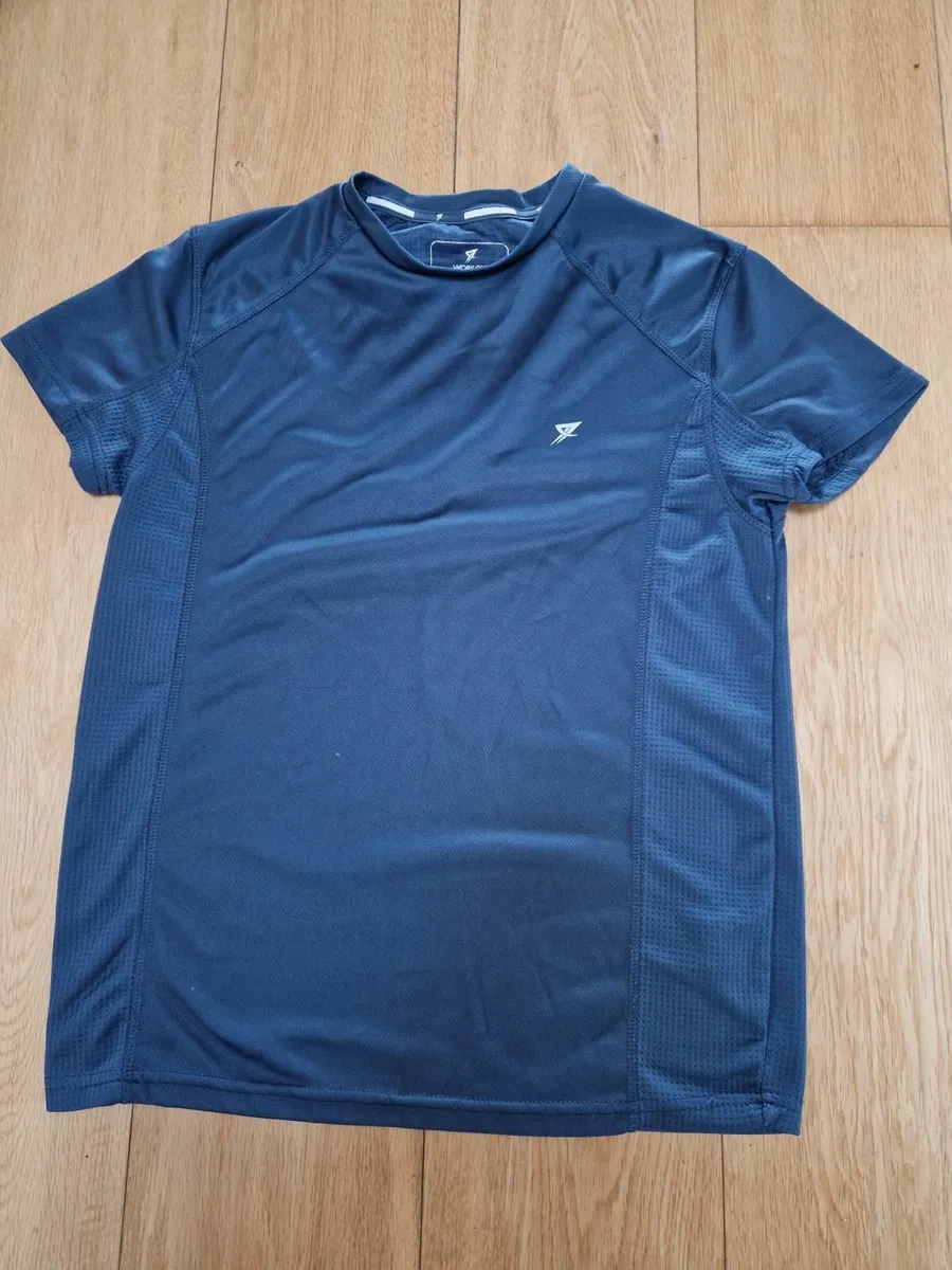 Mens t shirts 4 for 20eur size S - Image 4