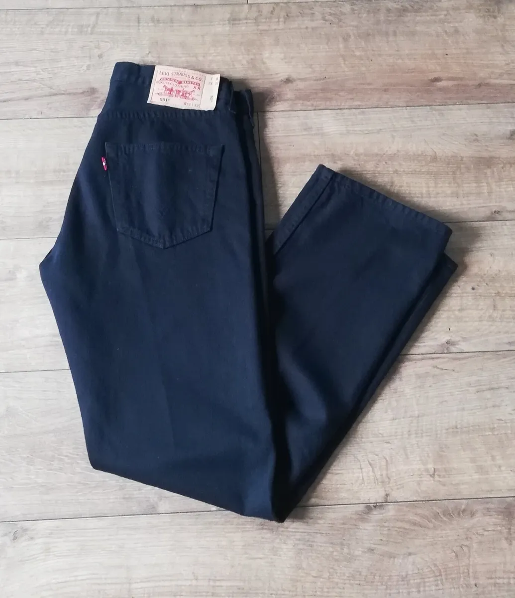 Levi 501 Gents black regular leg W32 L32 - Image 1