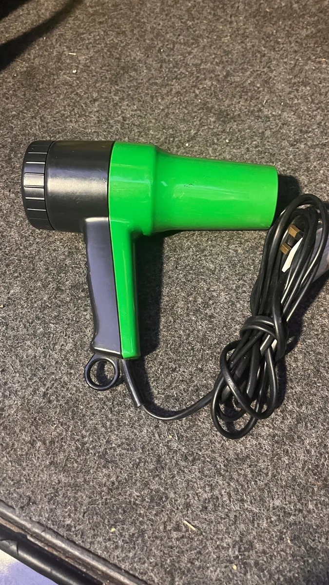 Clairol 1200 Professional Hairdryer - Image 1
