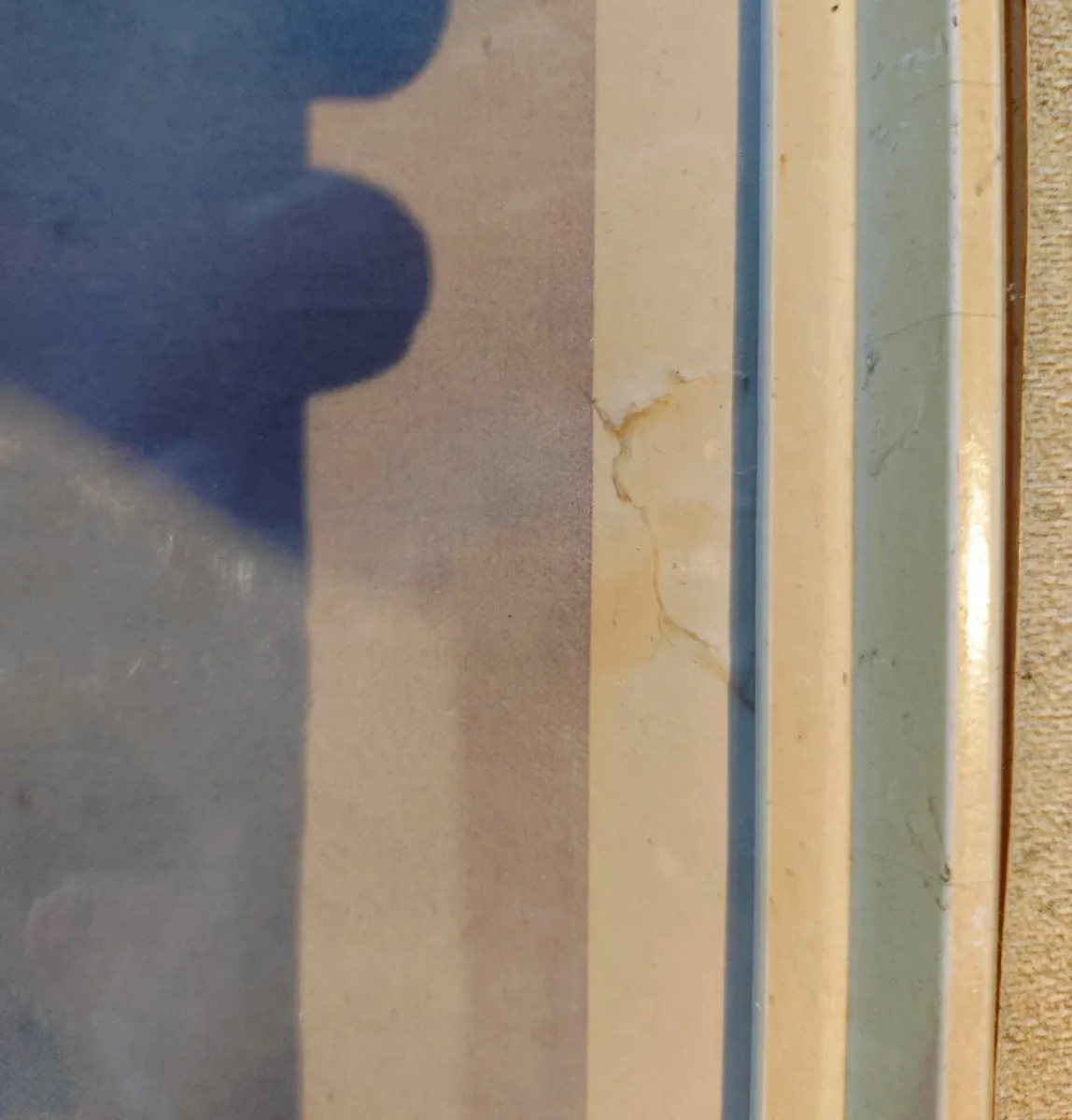 LARGE PICTURE IN FRAME (USED). - Image 3