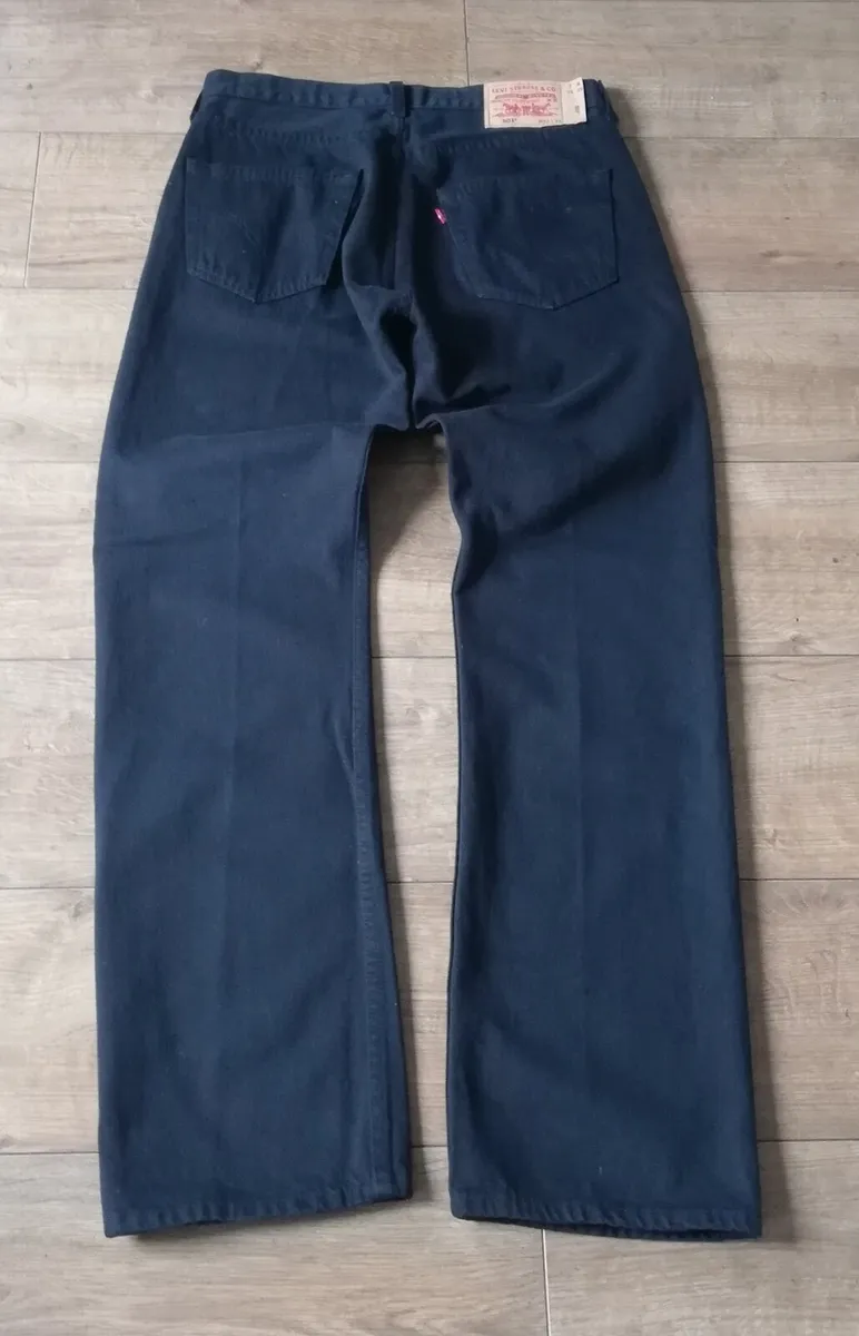Levi 501 Gents black regular leg W32 L32 - Image 3