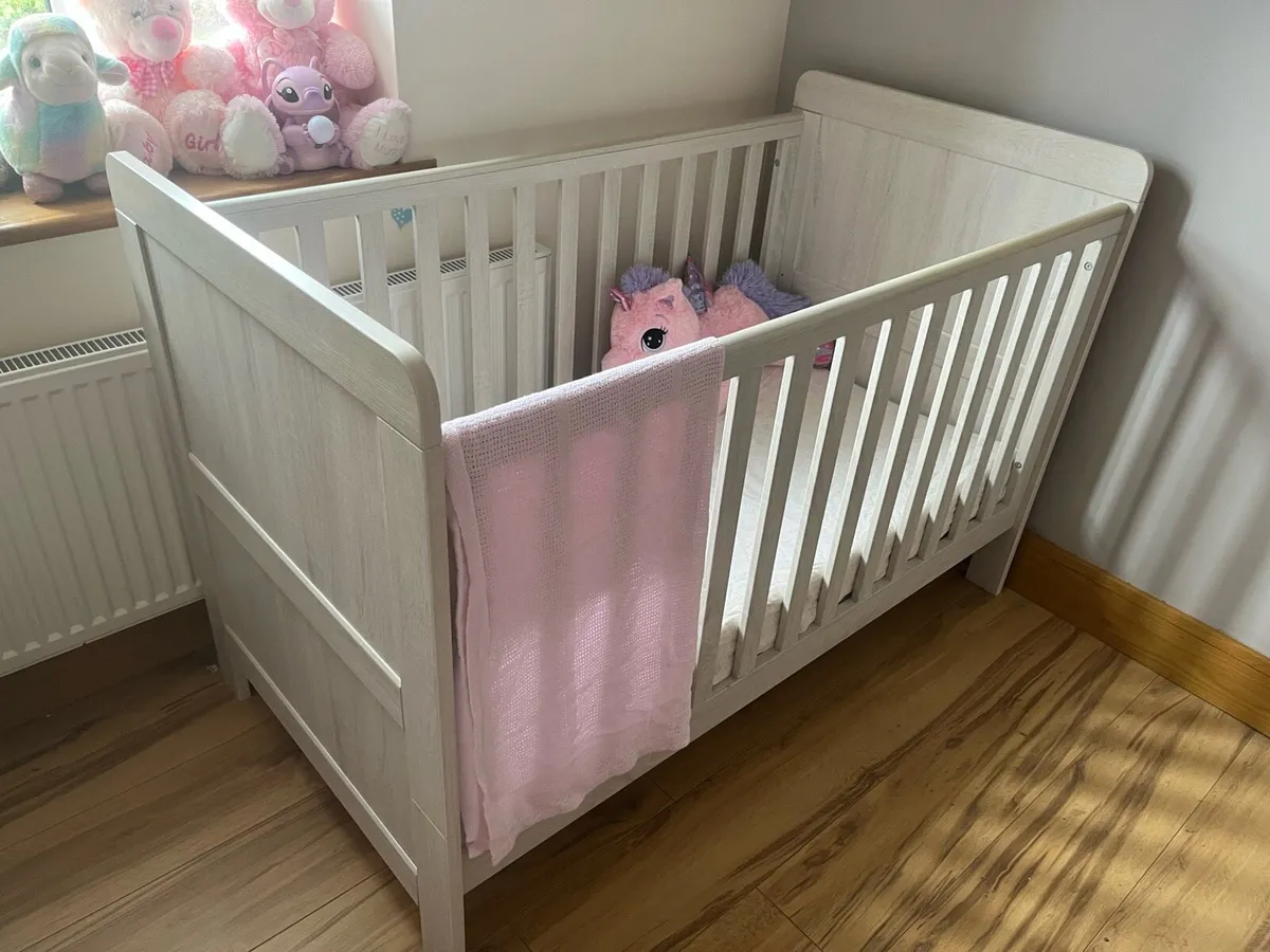 Cot - Image 1