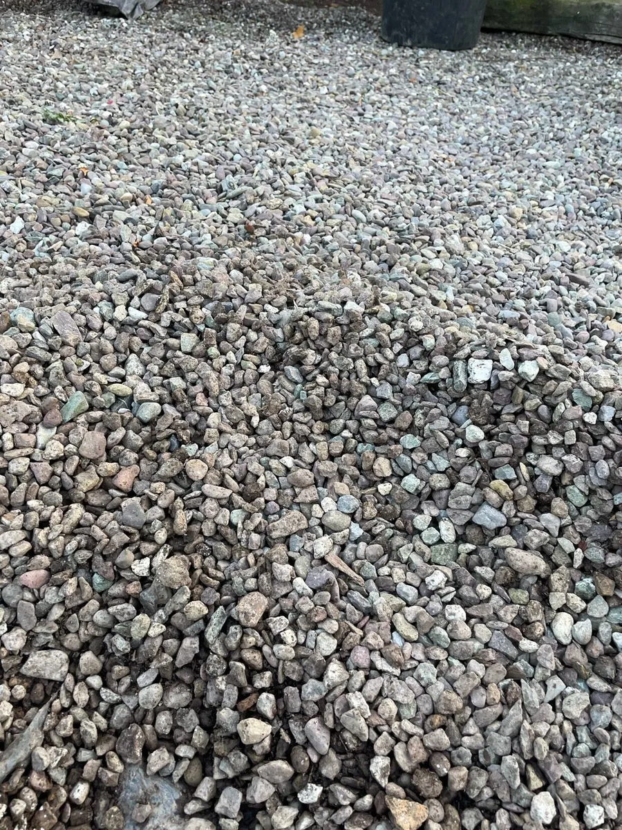 Free gravel - Image 1