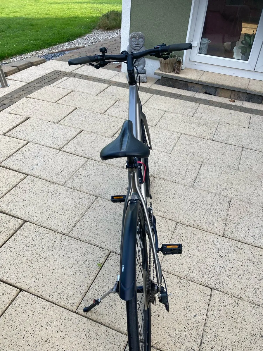 Trek FX4 sports - Image 4