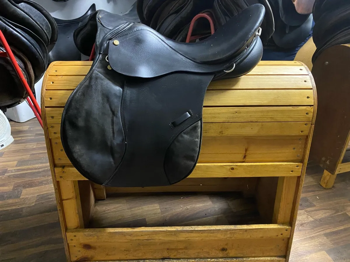 17”JC wide leather  saddle - Image 4