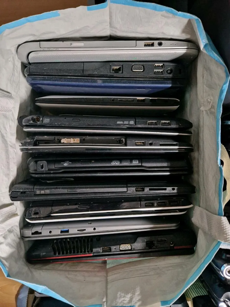 40 laptops job lot - Image 1