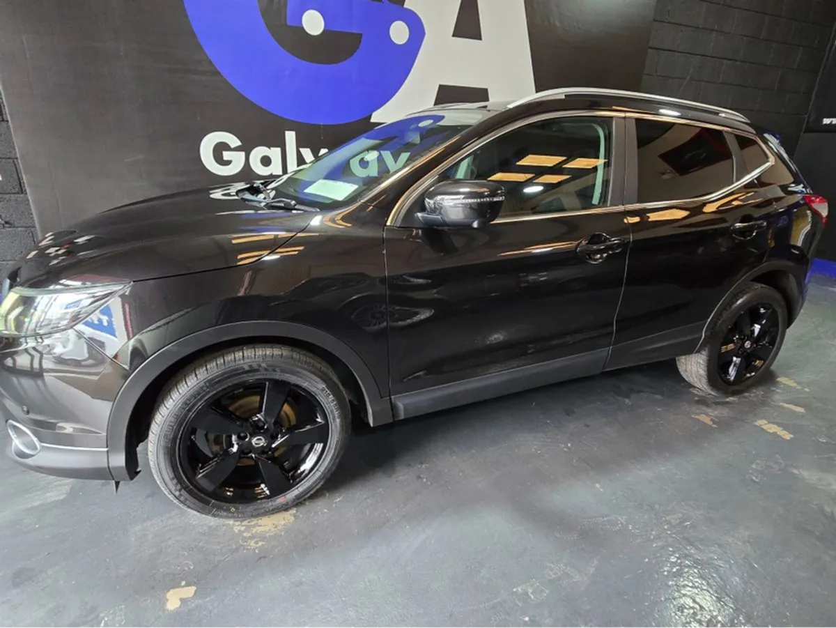 Nissan QASHQAI N-tec  Low Mileage pan.roof-fully - Image 3