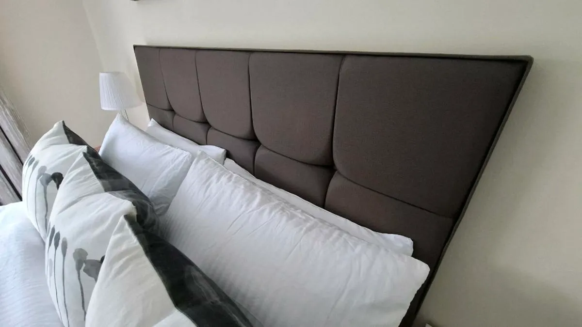 Sealy King size bed & floor standing headboard - Image 2