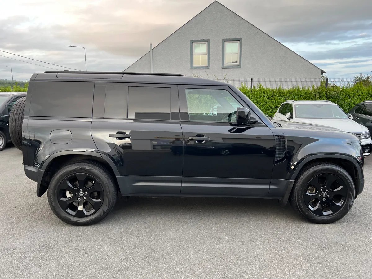 Land Rover Defender 2023 3.0 Tdi 2 Seat Commercial - Image 2
