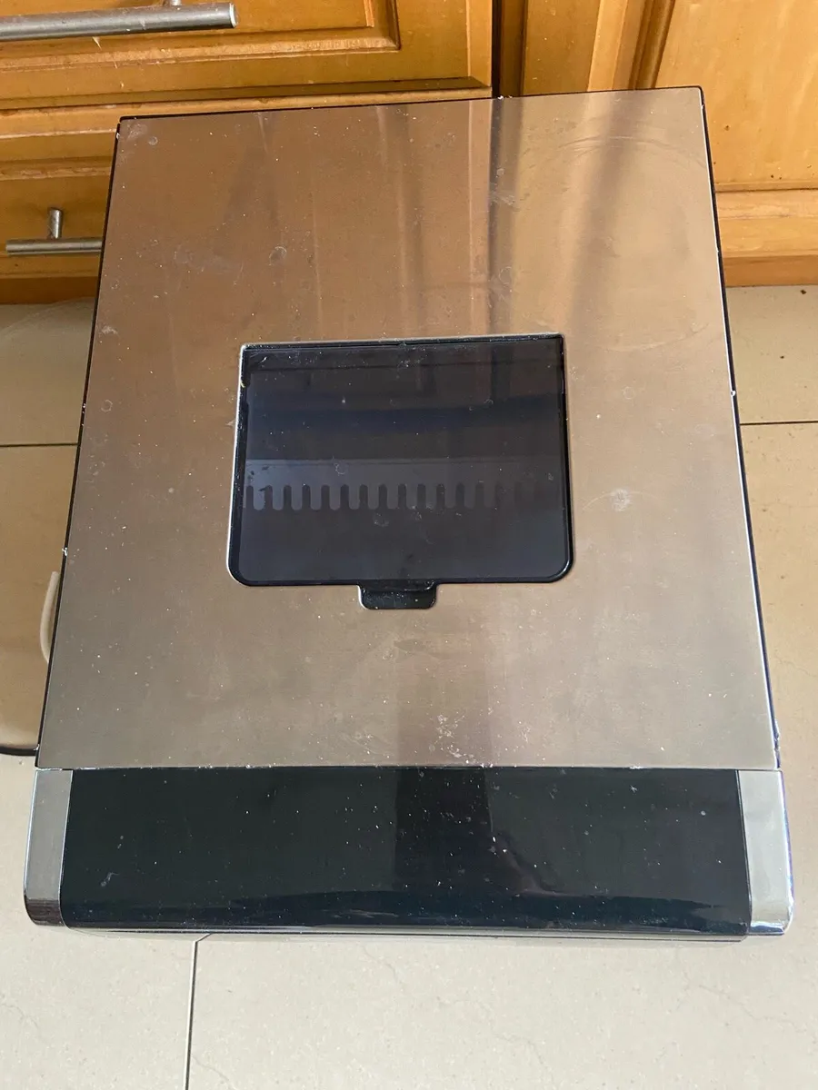 Ice Maker - Image 2