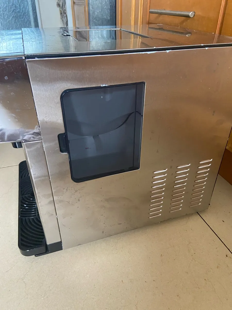 Ice Maker - Image 3