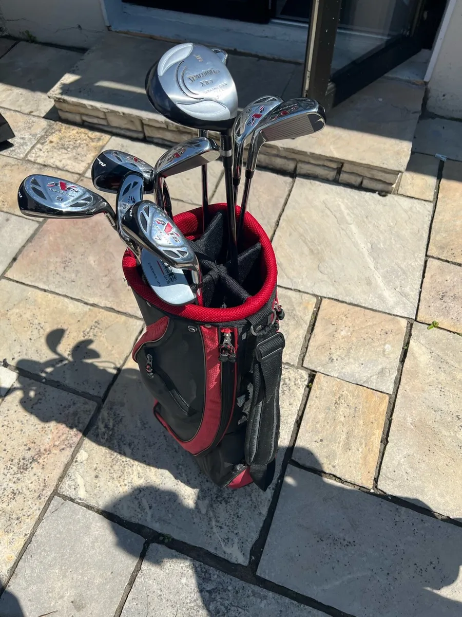 Wilson golf bag + full set of clubs, pins and ball - Image 3
