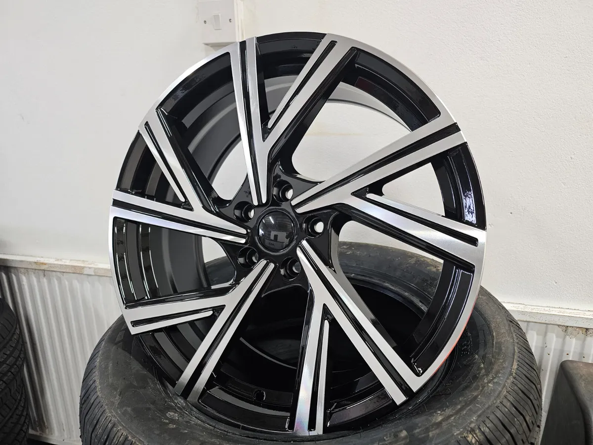17" 18" 19" Volkswagen Bergamo Style - Image 3