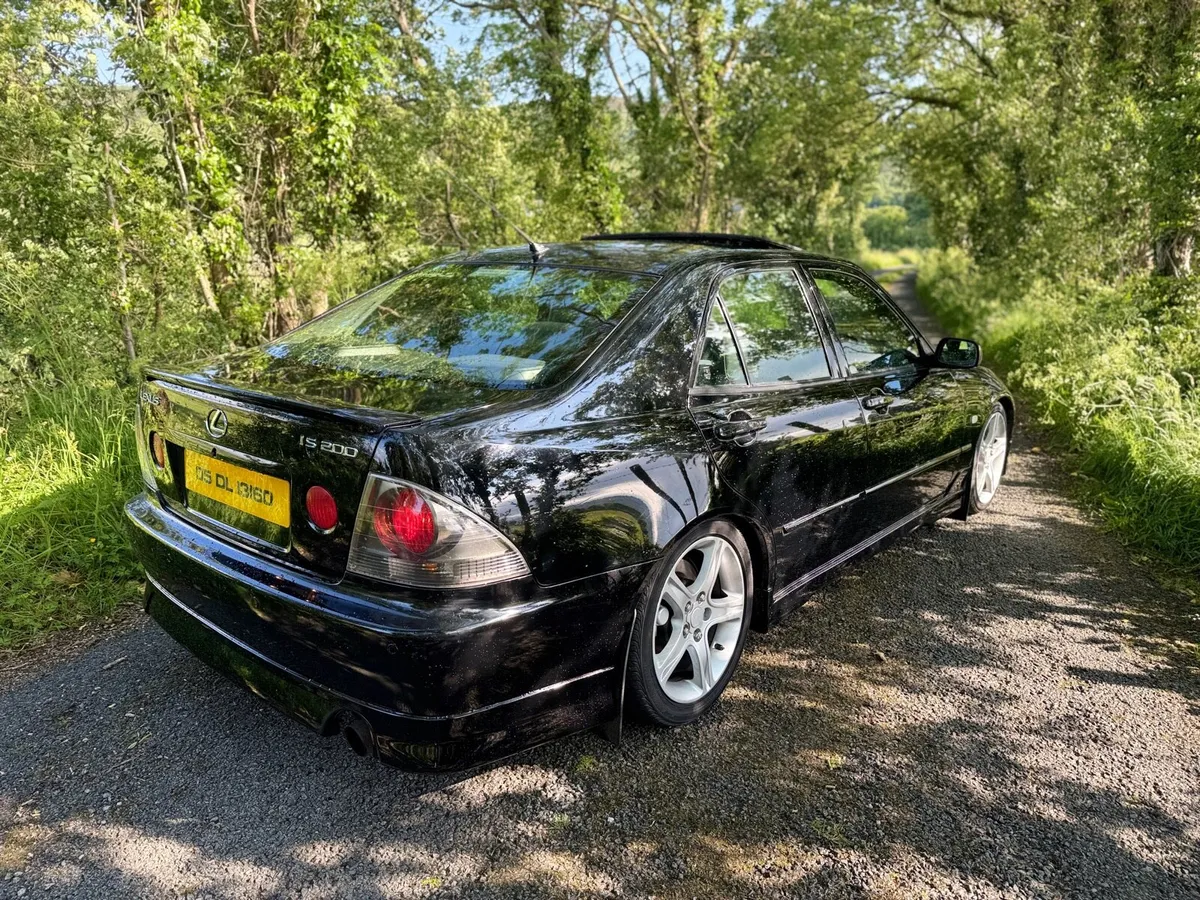 2005 Lexus is200 - Image 3