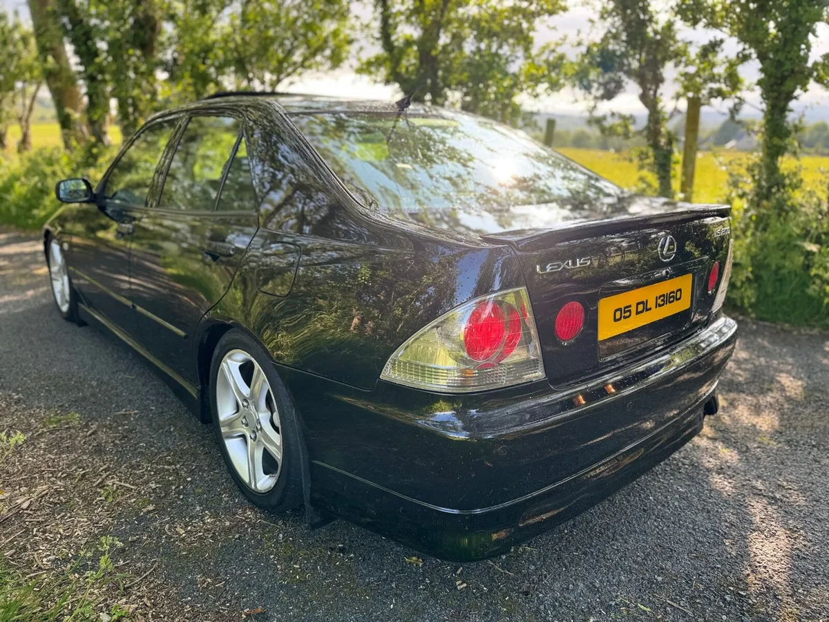 2005 Lexus is200 - Image 4