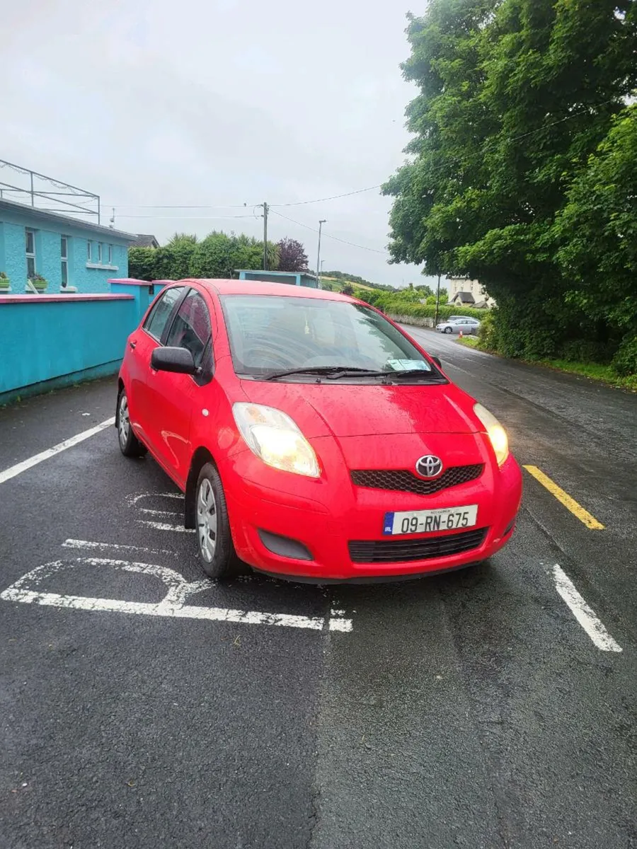 2009 Toyota Yaris - Image 1