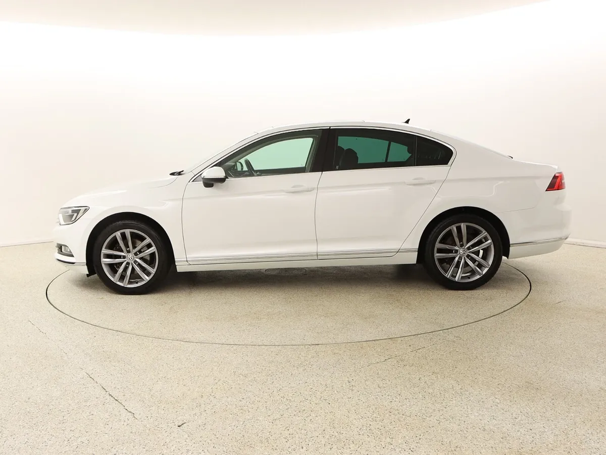 17 VOLKSWAGEN PASSAT 2.0 TDI GT PAN ROOF DIGI DASH - Image 4