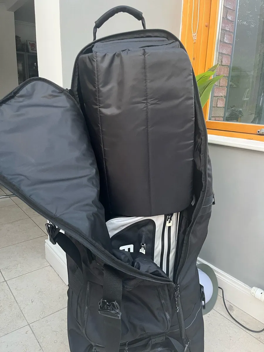 Ogio black golf travel bag - Image 4
