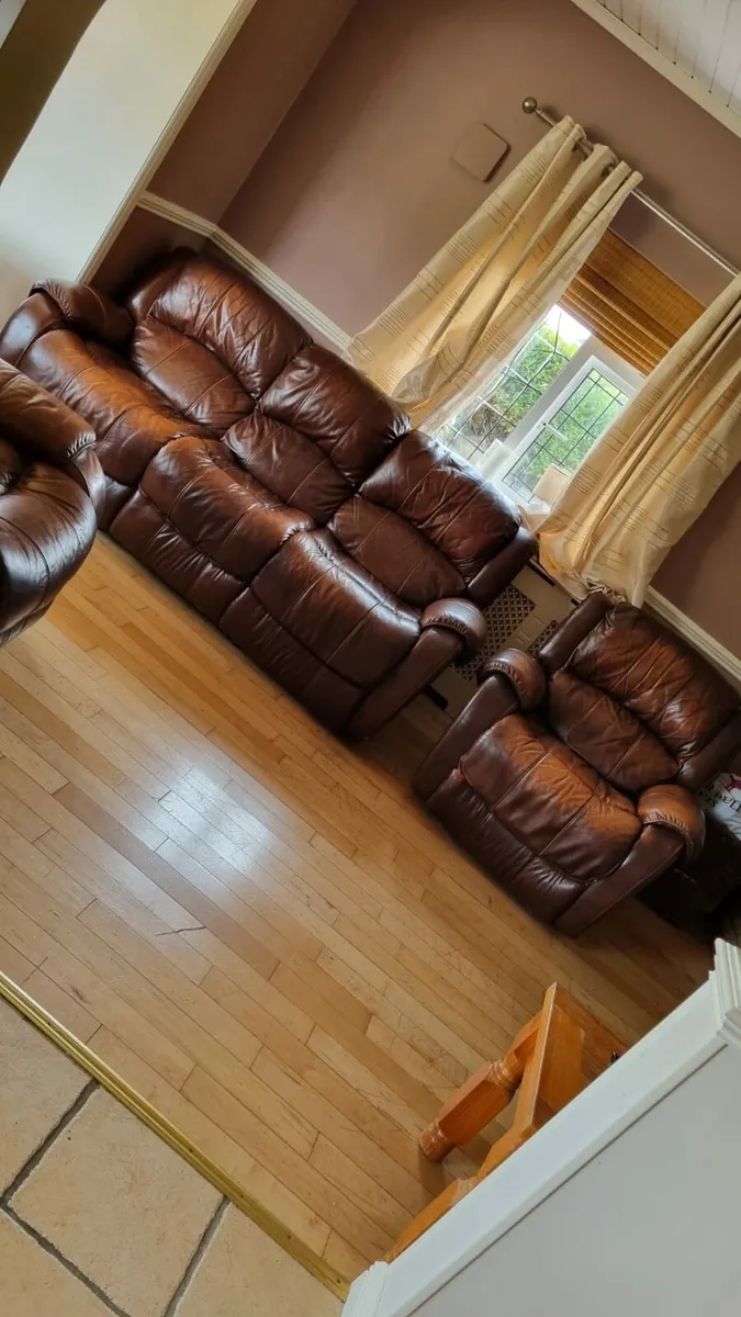 3 piece recliner suite - Image 1