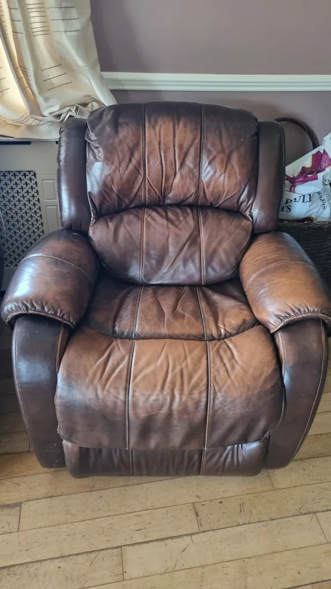 3 piece recliner suite - Image 2