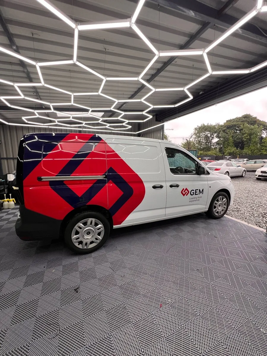 Window tinting wrapping Dechrome - Image 3