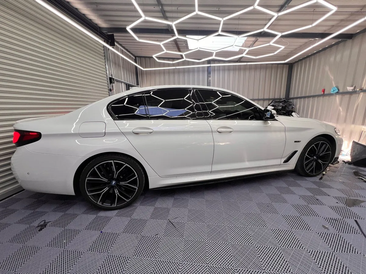 Window tinting wrapping Dechrome - Image 1