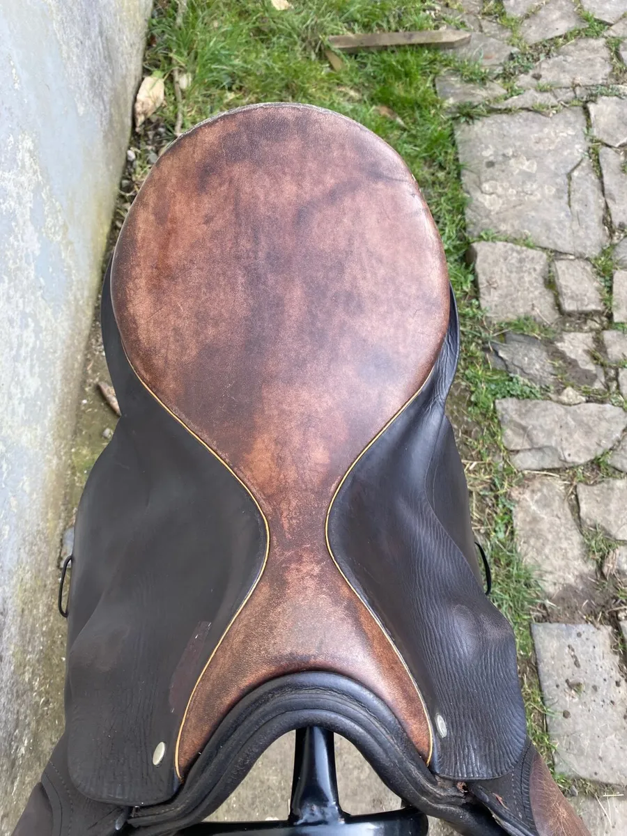 Berney brothers 17” brown Leather saddle - Image 3