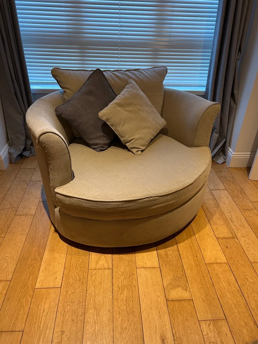 Swivel Chair - Image 1