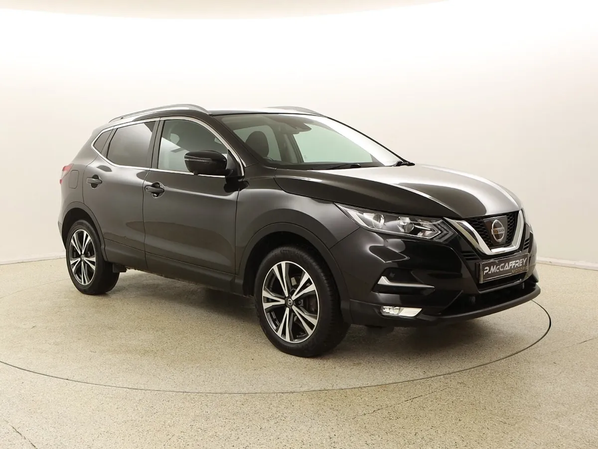 2017 NISSAN QASHQAI 1.5 DCI N-CONNECTA PAN ROOF - Image 1