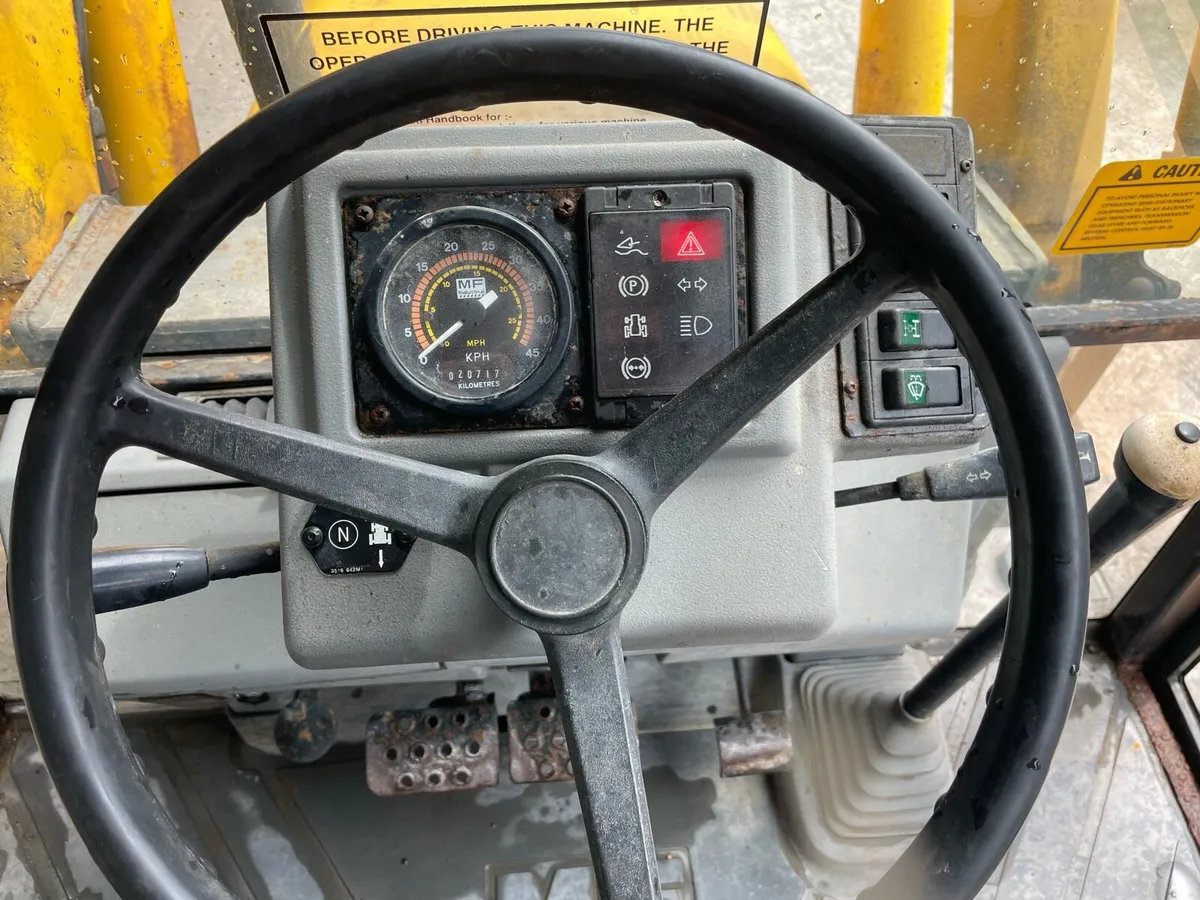 Massey Ferguson 860 digger - Image 4