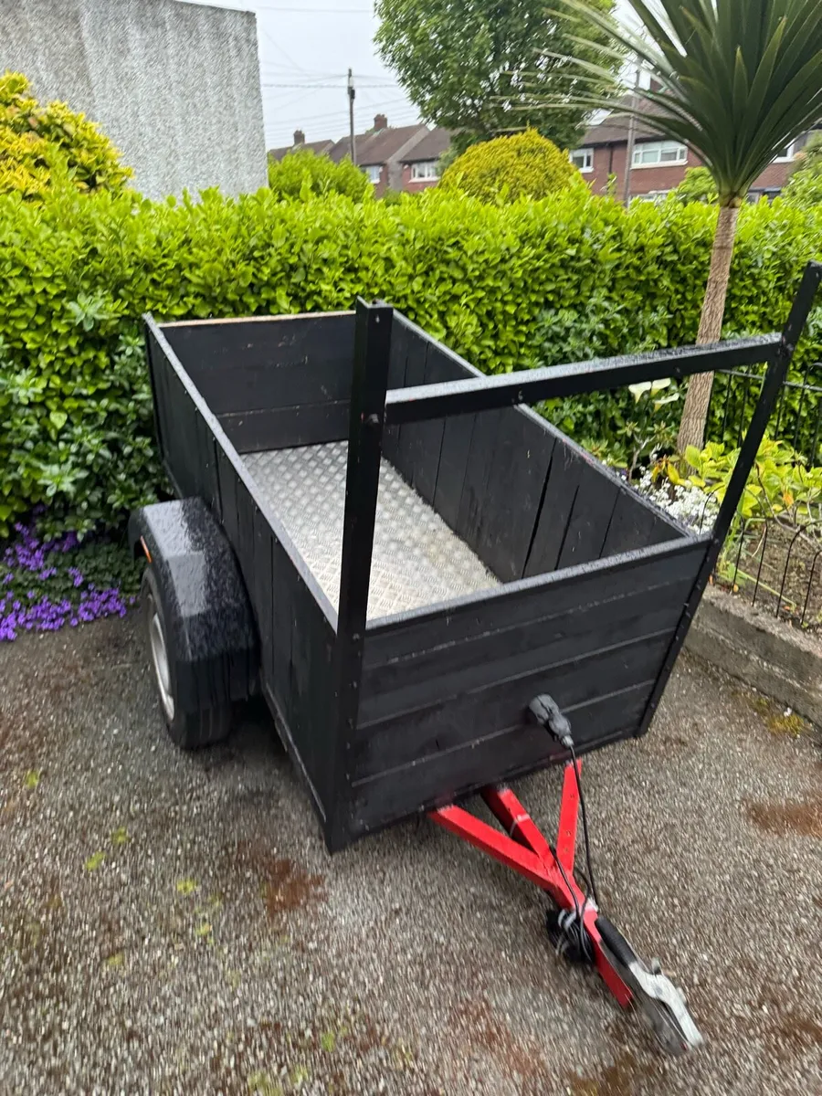 Small trailer - Image 2